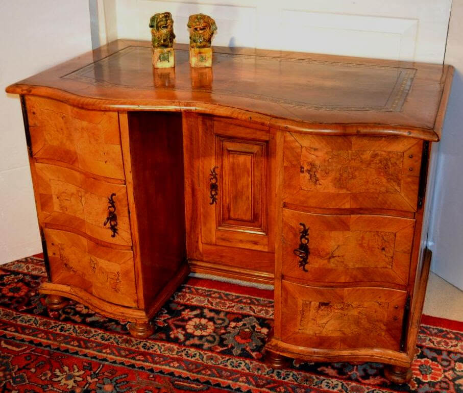 Continental Knee-hole Desk