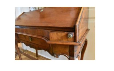 Italian Rococo desk, walnut, 18th century