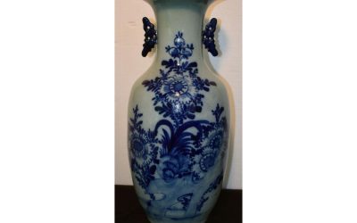 Chinese baluster turned vase, 19th century