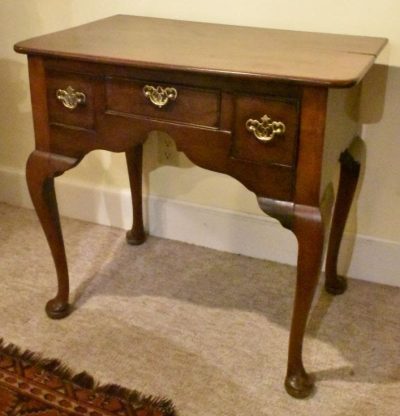 English walnut queen lowboy early 1700s. 