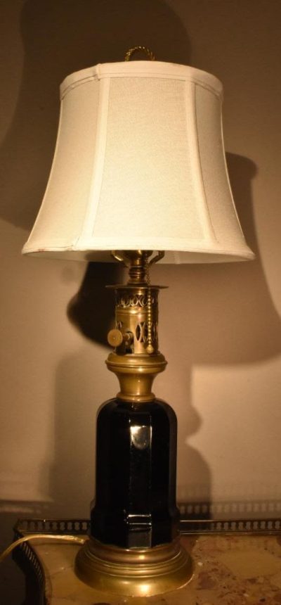 French 19th century oil lamp with a font in black glass 