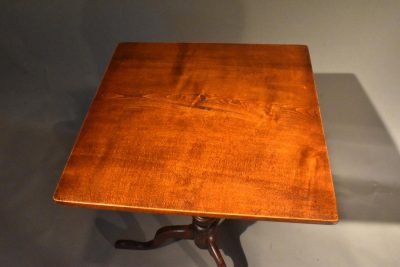 New England candlestand