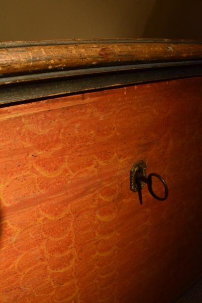 pennsylvania blanket chest detail