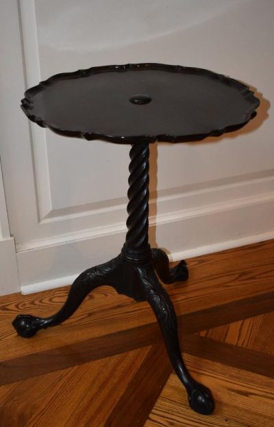 English pie crust table of the finest mahogany